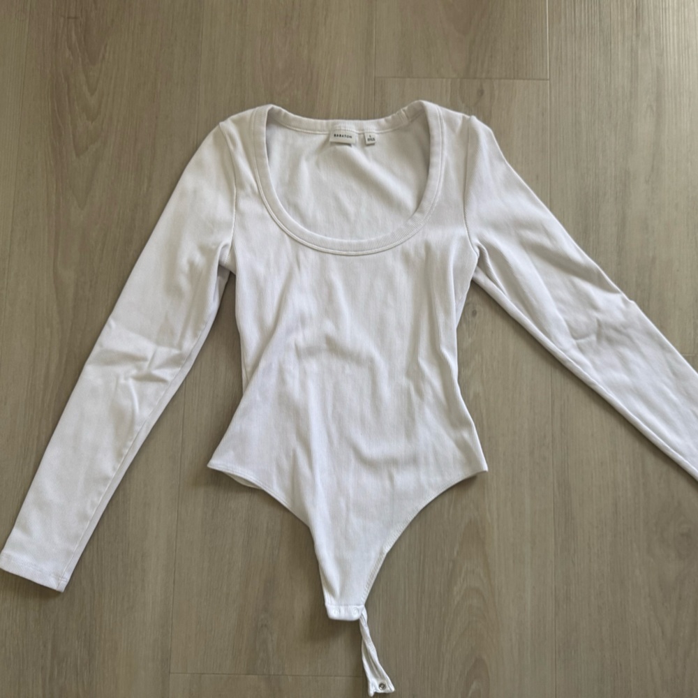 Aritzia White Long Sleeve Bodysuit